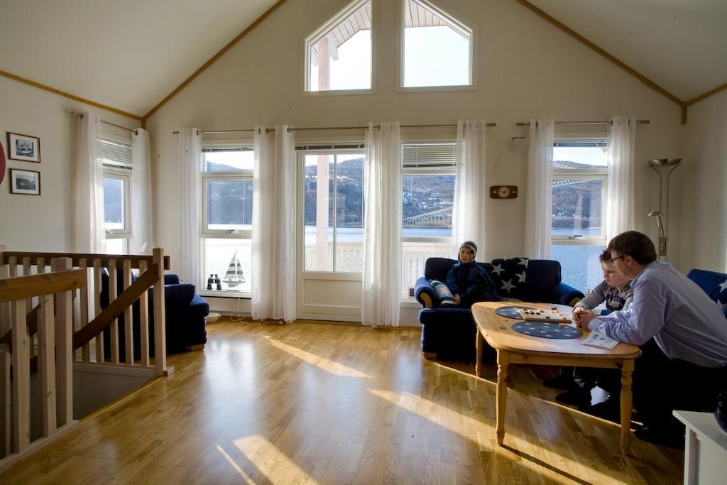 Villa Tjeldsundbrua Maritim Evenskjer Exterior foto