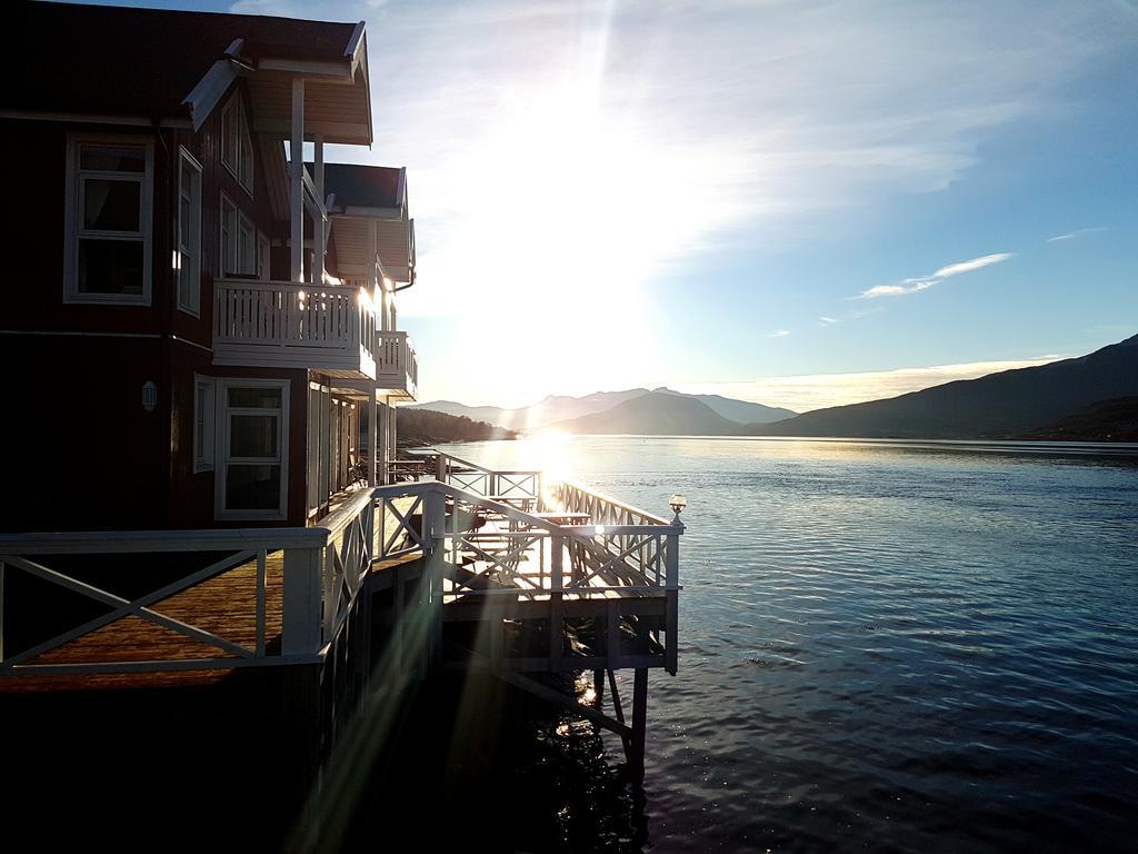 Villa Tjeldsundbrua Maritim Evenskjer Exterior foto